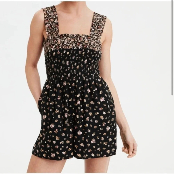 American Eagle XS Square Neck Floral Smocked Romper Black - Picture 1 of 9